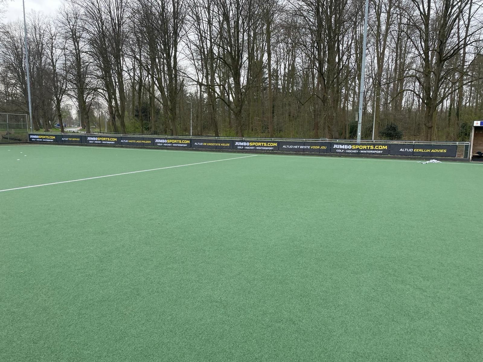 Afbeelding Spandoeken in hekwerk - Amstelveen